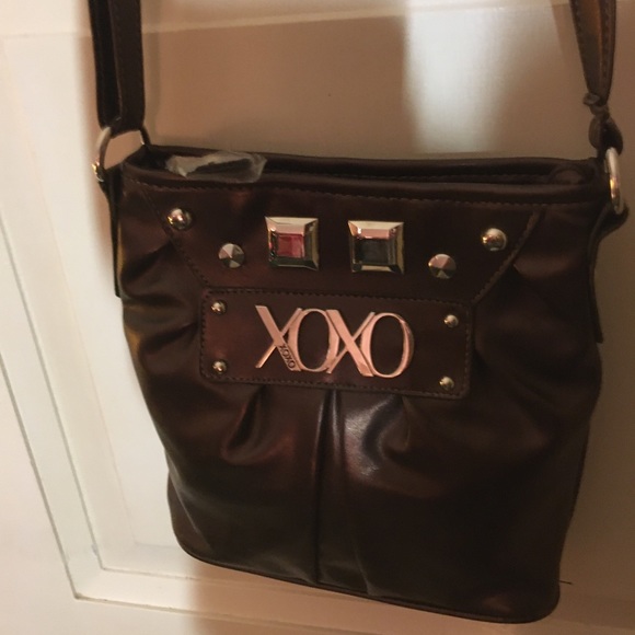 XOXO Handbags - 💕NEW💕XOXO chocolate metallic shoulder bag